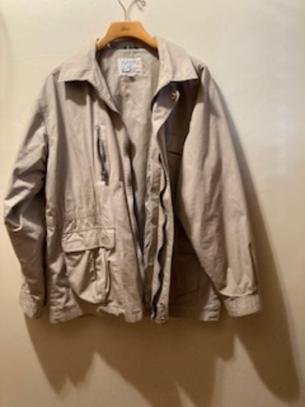 Vintage YT Sports & Field Jacket. Size LG, Tan, 5 Pockets.
